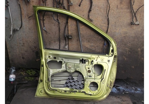дверка ліва передня Renault Scenic, 99-03